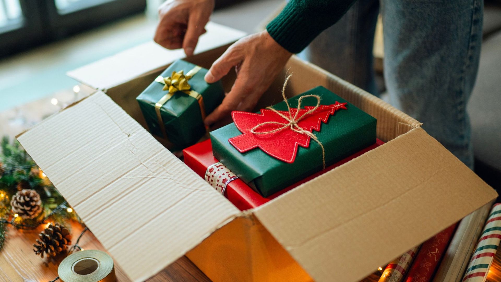 Holiday Shipping Costs 2026: USPS vs. UPS vs. FedEx